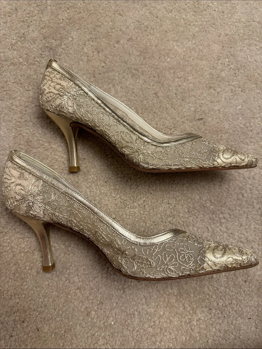 Stuart Weitzman Champagne Lace Pointed-Toe Heels (vintage 1998-2002)